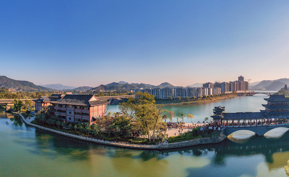 城中洲岛风雨桥